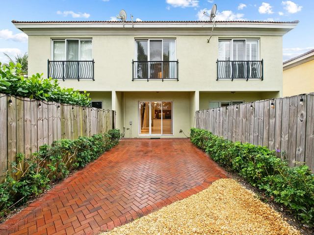 3 of 26 - 1226 Ne 14th Avenue, Fort Lauderdale, FL