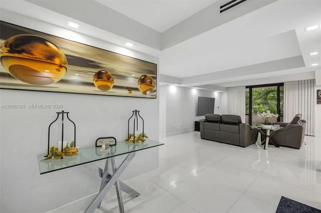 13953 Kendale Lakes Circle #b205, Miami
