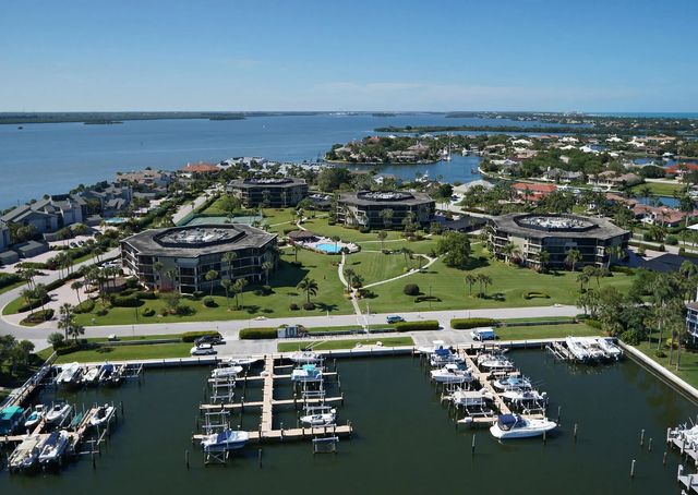 1825 Mooringline Drive #2-f, Vero Beach
