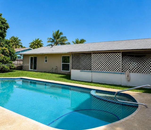 2 of 25 - 6221 Sw 4th Street, Margate, FL