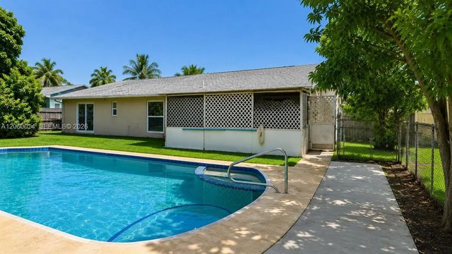 4 of 25 - 6221 Sw 4th Street, Margate, FL