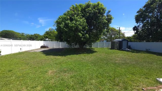 4 of 25 - 1680 Nw 133rd Street, North Miami, FL