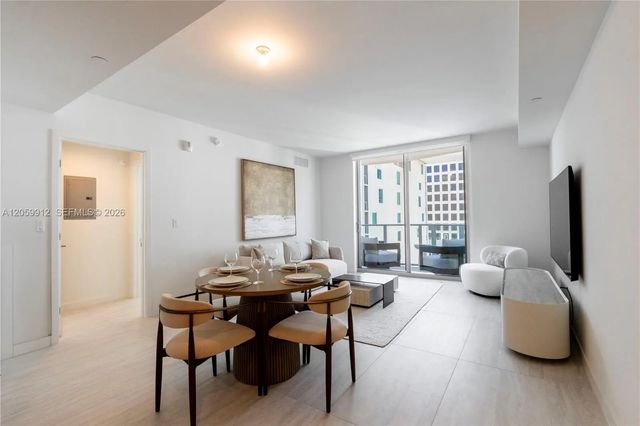 4 of 28 - 77 Se 5th Street #3308, Miami, FL