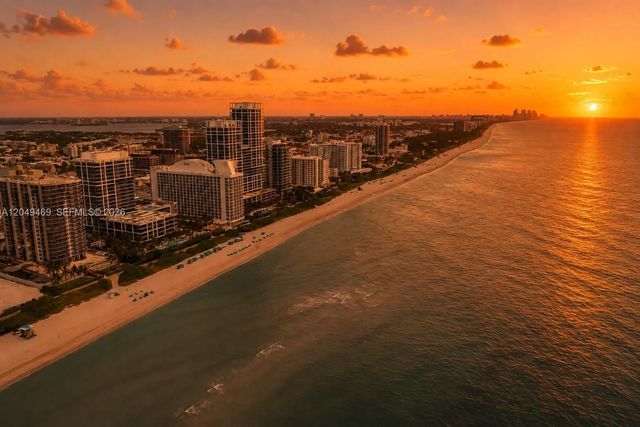 4 of 34 - 6799 Collins Avenue #1402, Miami Beach, FL