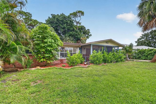 2 of 48 - 902 Se Ocean Avenue, Stuart, FL