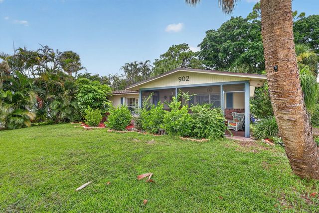 3 of 48 - 902 Se Ocean Avenue, Stuart, FL