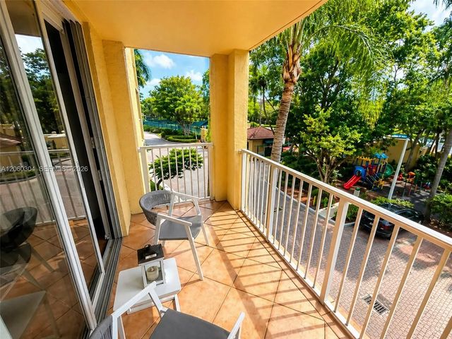 2 of 14 - 19801 E Country Club Drive #4307, Aventura, FL