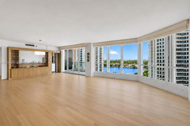 4 of 45 - 21150 Point Place #1605, Aventura, FL