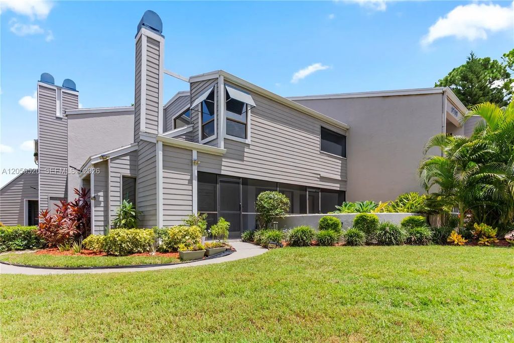 8707 Bardmoor Place #101, Seminole