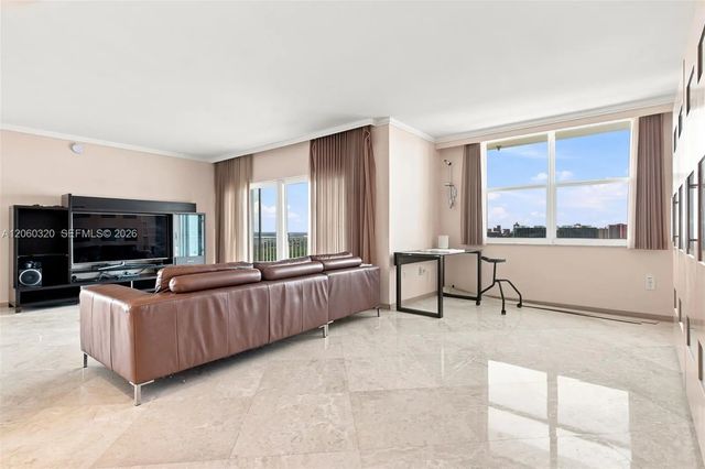 4 of 41 - 500 Bayview Drive #2121, Sunny Isles Beach, FL