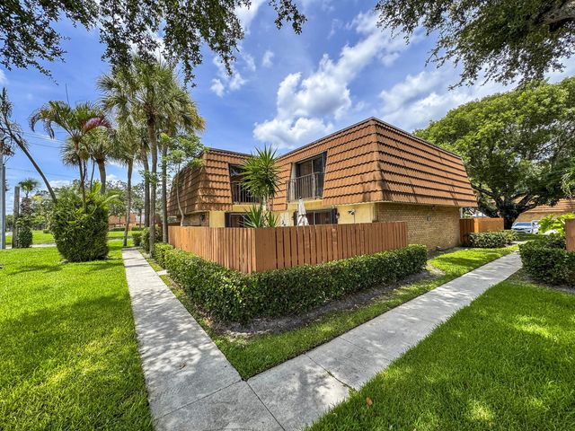 2 of 25 - 187 Charter Way, West Palm Beach, FL