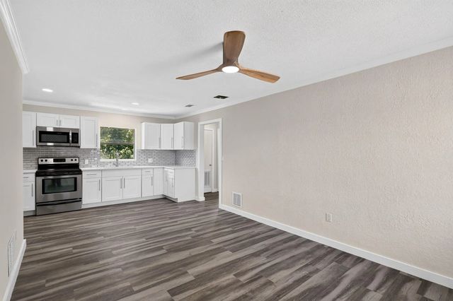 4 of 50 - 2205 N 44th Street, Fort Pierce, FL