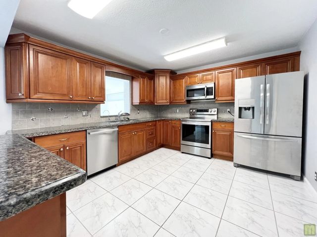 5 of 27 - 3318 Nw 68th Court, Fort Lauderdale, FL