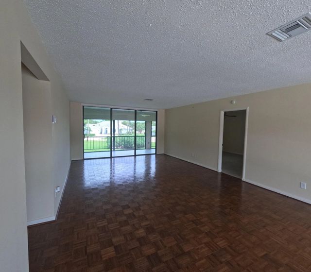 4 of 33 - 20 Se Turtle Creek Drive #apt F, Tequesta, FL