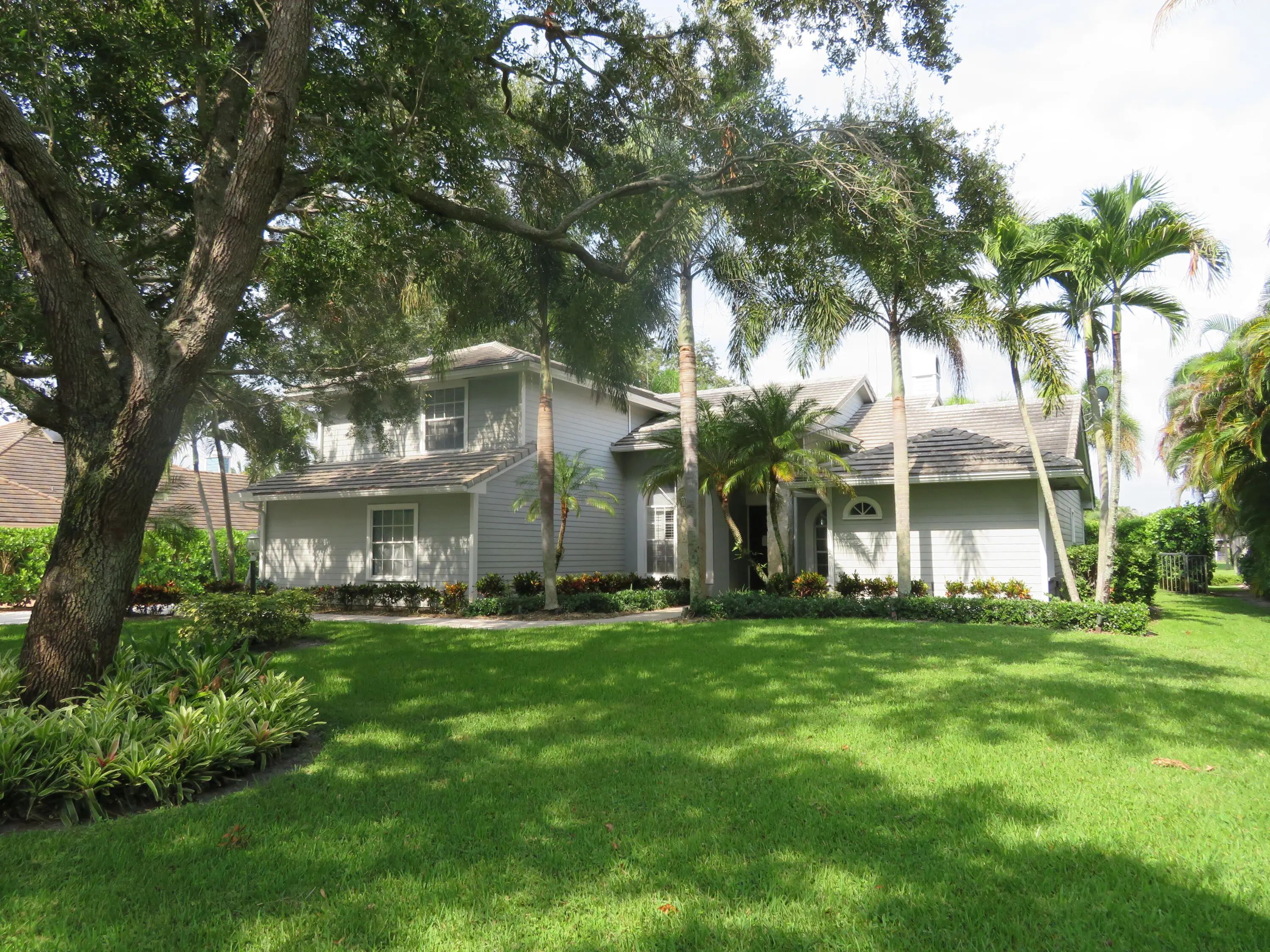 MLS B26057504 RIVER RIDGE (TEQUESTA) home for sale in Jupiter