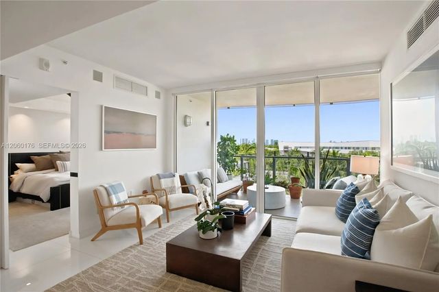 2 of 29 - 2155 Washington Court #504, Miami Beach, FL