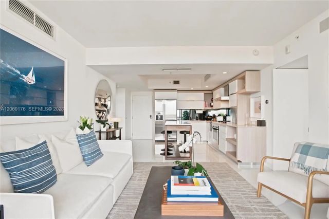 5 of 29 - 2155 Washington Court #504, Miami Beach, FL