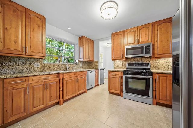 5 of 35 - 5842 Alton Road, Miami Beach, FL