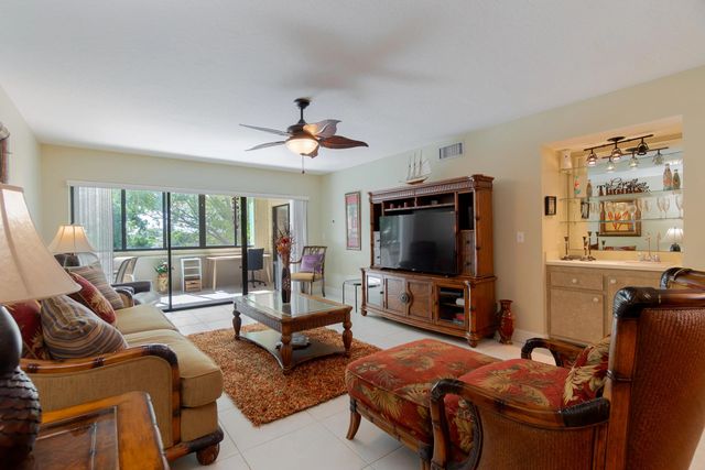 5 of 31 - 12524 Shoreline Drive #302, Wellington, FL