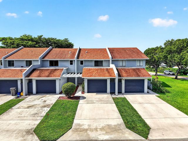 3 of 40 - 1633 Woodbridge Lakes Circle #1633, West Palm Beach, FL
