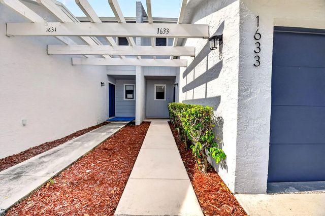 4 of 40 - 1633 Woodbridge Lakes Circle #1633, West Palm Beach, FL