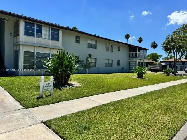 2 of 15 - 380 E Laurel Drive #4d, Margate, FL