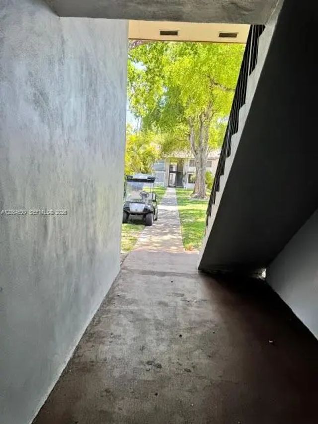 4 of 15 - 380 E Laurel Drive #4d, Margate, FL