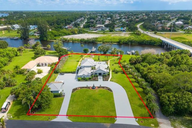 470 Se Pine Road, Port St. Lucie