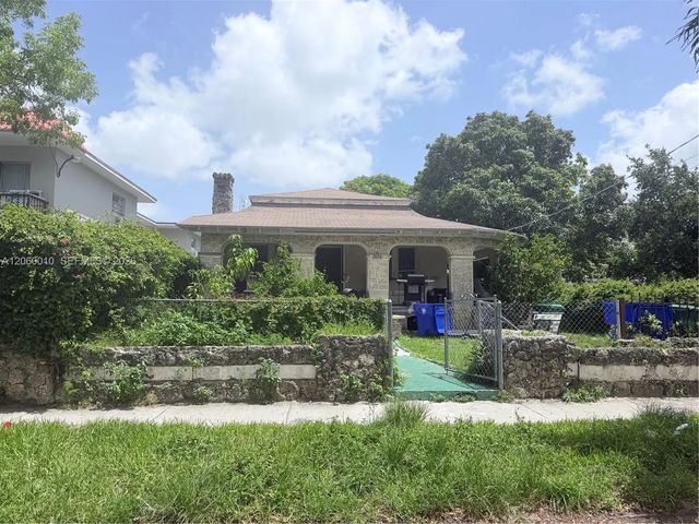 3 of 6 - 1121 Nw 5th Street, Miami, FL