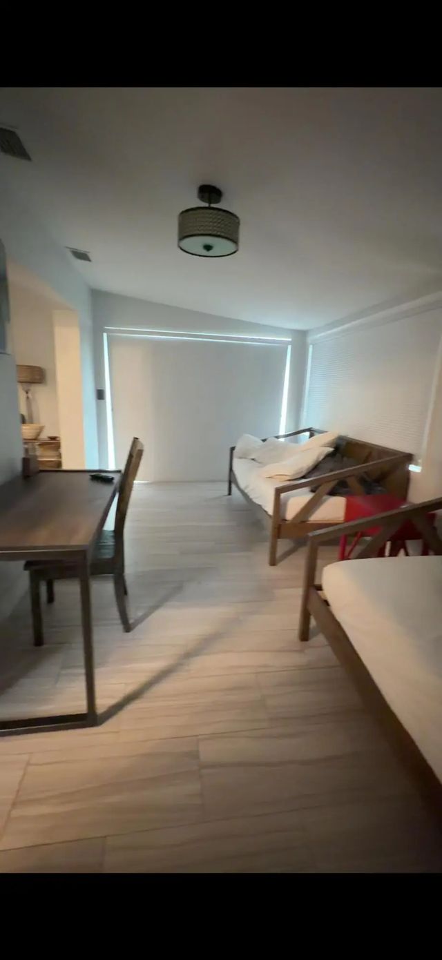 4 of 7 - 900 Citrus Isle, Fort Lauderdale, FL