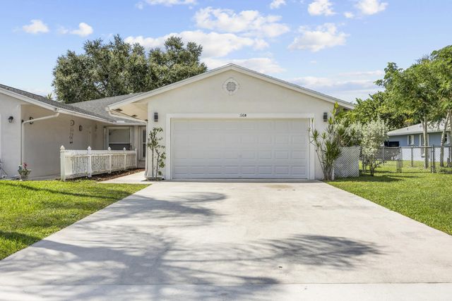 136 Sparrow Drive #b, Royal Palm Beach