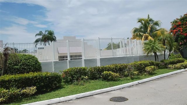 4 of 5 - 10395 Sw 154th Cir Court #104, Miami, FL