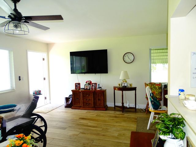 5 of 20 - 221 N Norwich J, West Palm Beach, FL