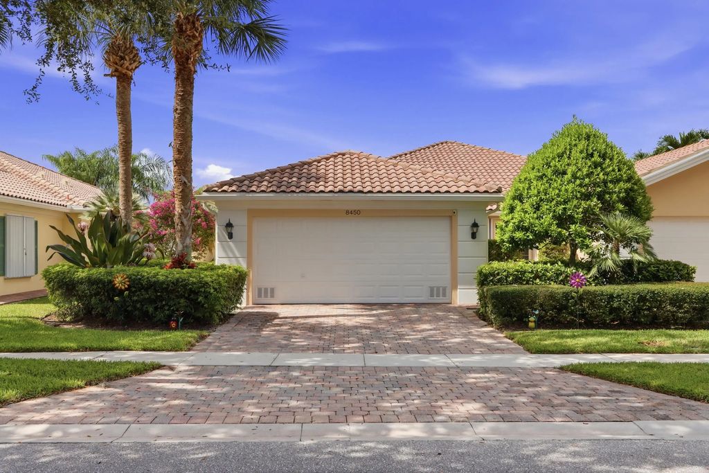 8450 Saint Johns Court, Wellington
