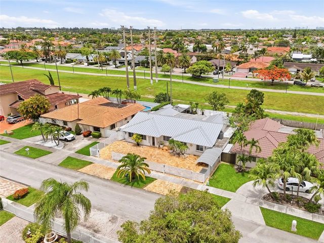 2 of 62 - 323 Nw 136th Place, Miami, FL