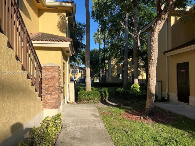 2 of 18 - 985 Ne 33rd Terrace #104, Homestead, FL