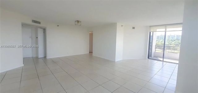 5 of 20 - 3300 Ne 191st Street #501, Aventura, FL