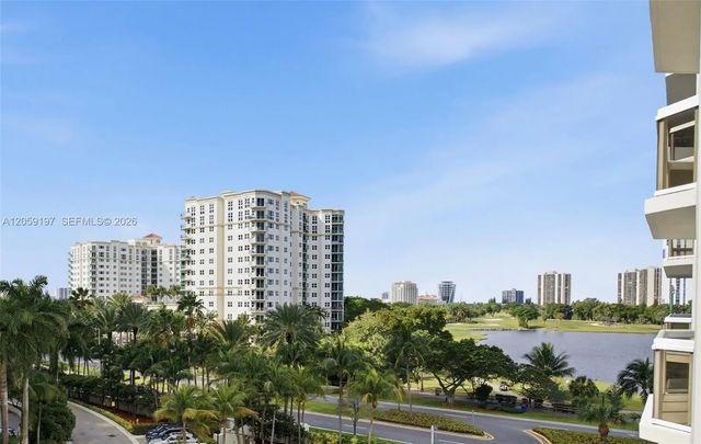 20185 E Country Club Drive #502, Aventura