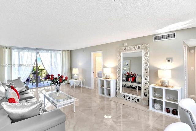 3 of 32 - 3940 Inverrary Boulevard #703-a, Lauderhill, FL