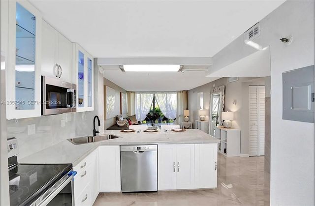 4 of 32 - 3940 Inverrary Boulevard #703-a, Lauderhill, FL
