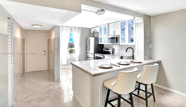 5 of 32 - 3940 Inverrary Boulevard #703-a, Lauderhill, FL