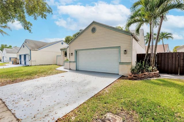 3 of 25 - 8651 Sw 12th Street, Pembroke Pines, FL