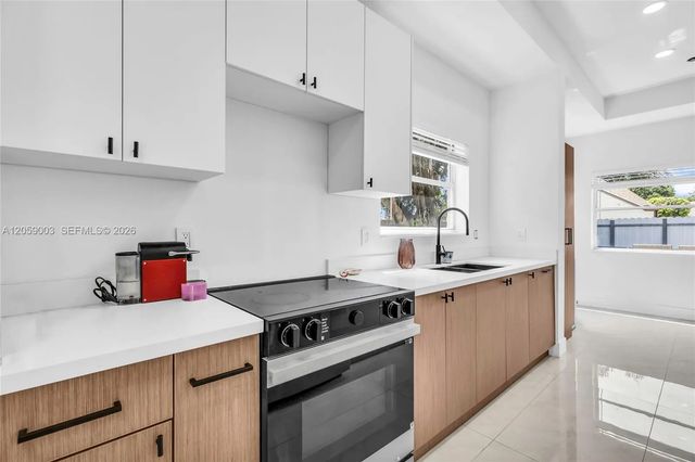5 of 25 - 8651 Sw 12th Street, Pembroke Pines, FL