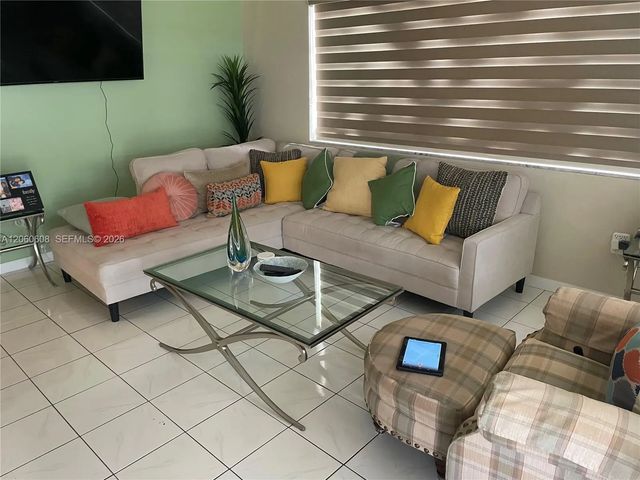 4 of 26 - 165 Ne 203rd Terrace #26, Miami Gardens, FL