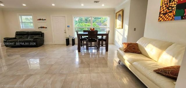4 of 35 - 935 Ne 149th Street, Miami, FL