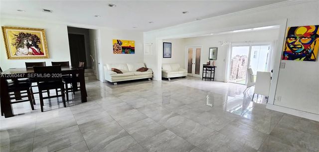 5 of 35 - 935 Ne 149th Street, Miami, FL