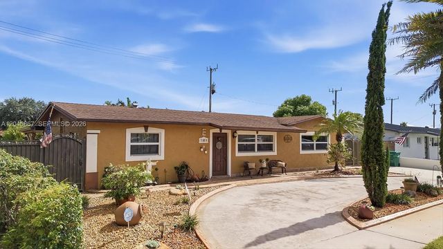 7858 Nw 171st Street, Hialeah