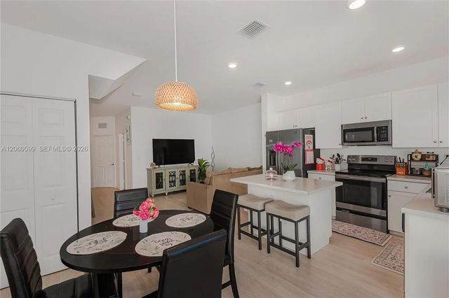 3 of 10 - 3323 W 106th Terrace #no, Hialeah, FL