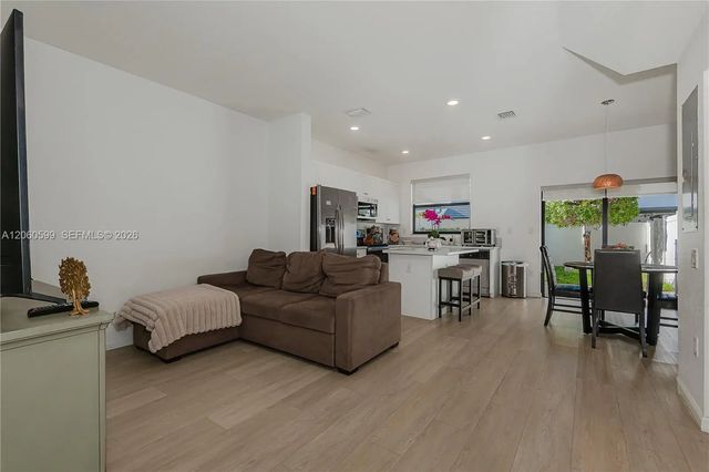 4 of 10 - 3323 W 106th Terrace #no, Hialeah, FL