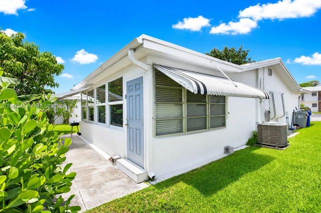 4 of 36 - 220 S Golf Boulevard, Pompano Beach, FL